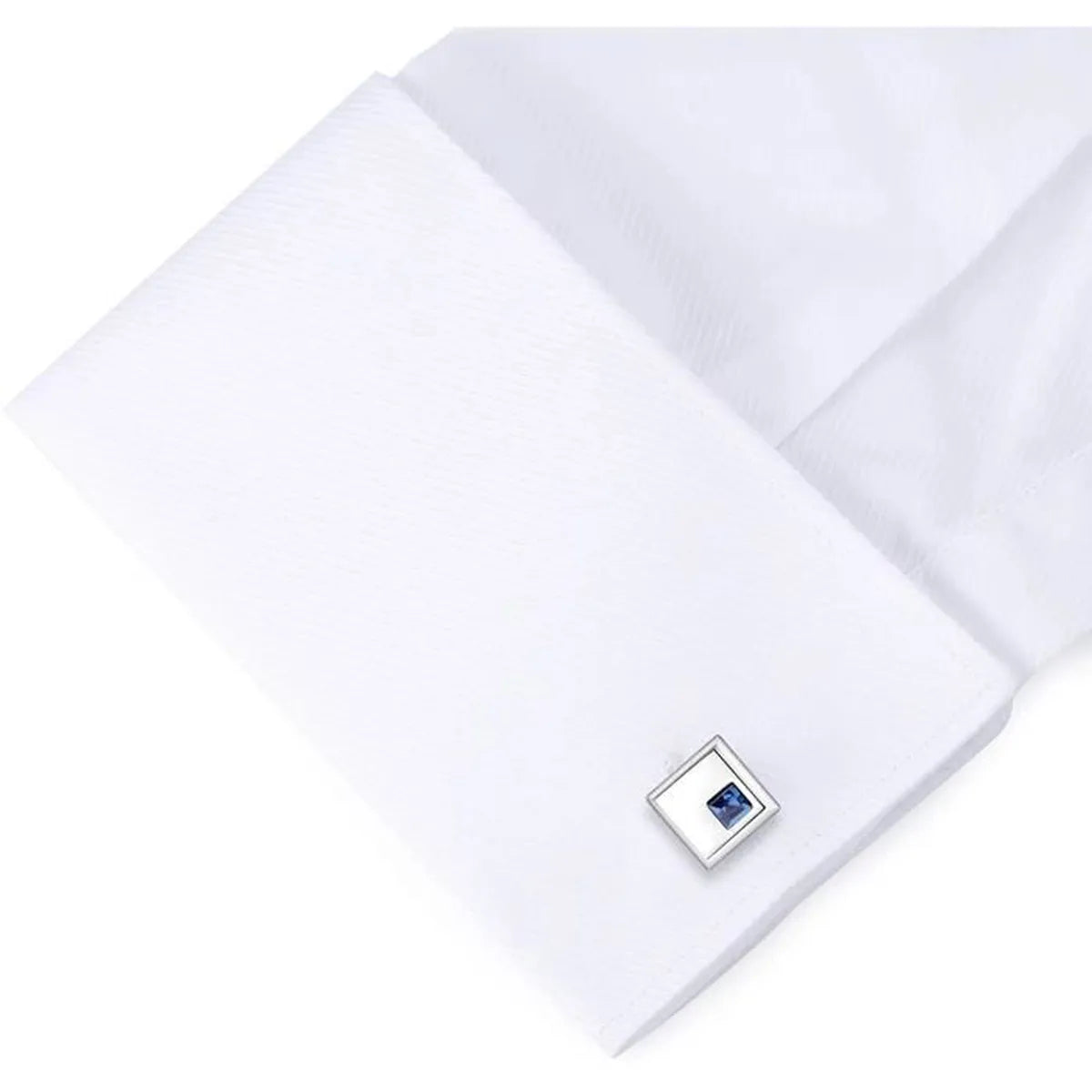 chemise avec bouton de manchette carré argenté